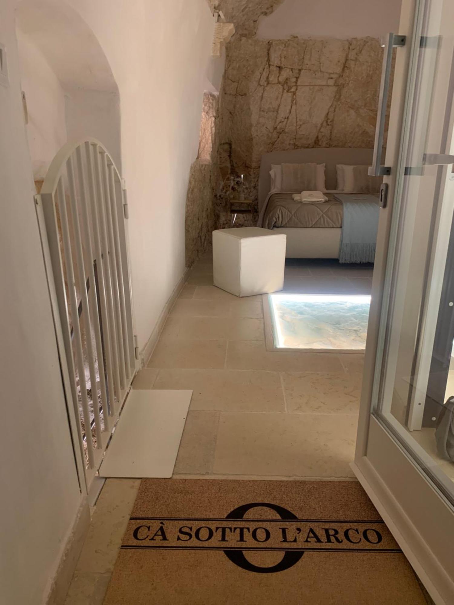 Ca Sotto L'Arco Bed & Breakfast Ostuni Bagian luar foto