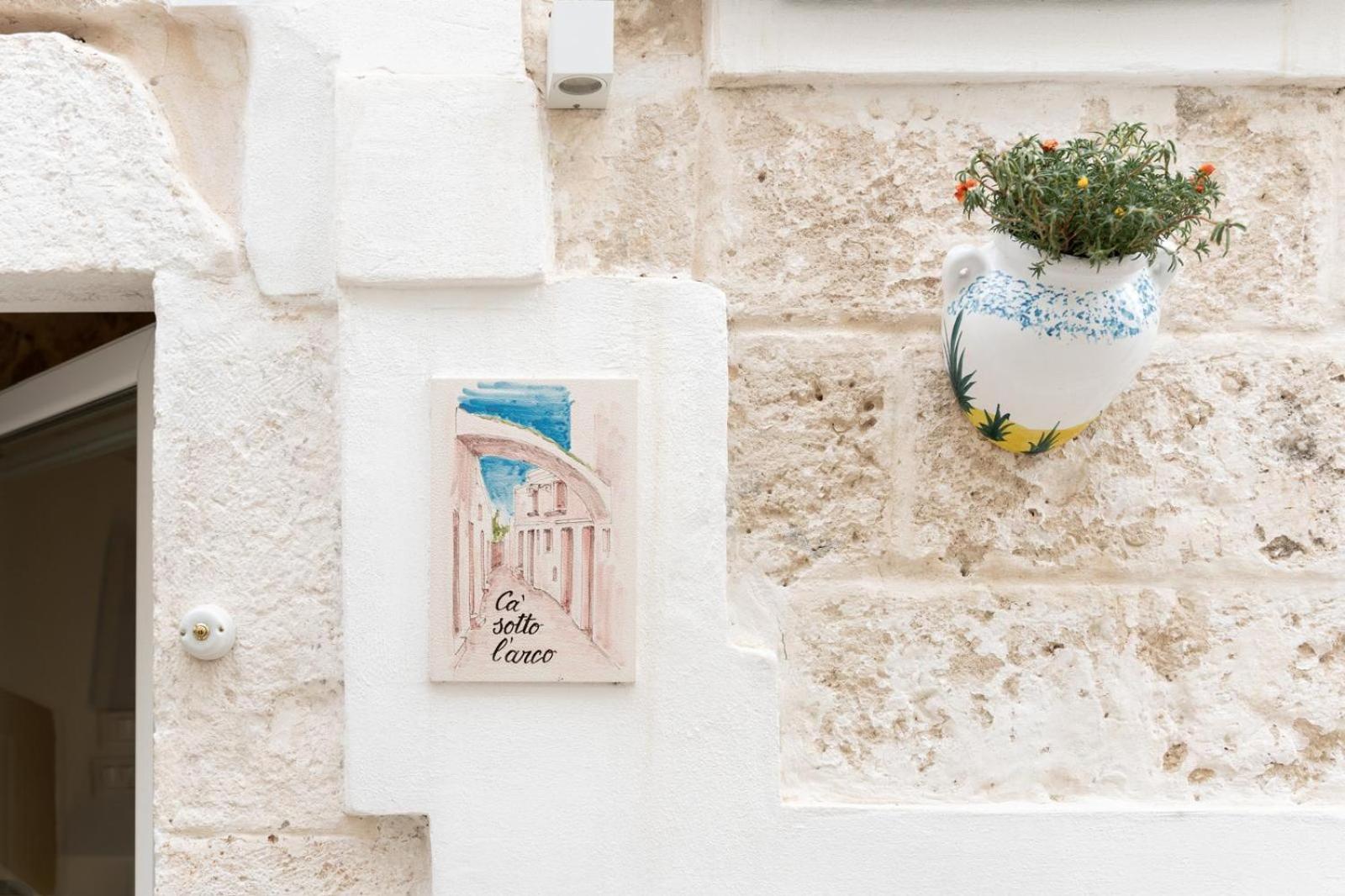 Ca Sotto L'Arco Bed & Breakfast Ostuni Bagian luar foto