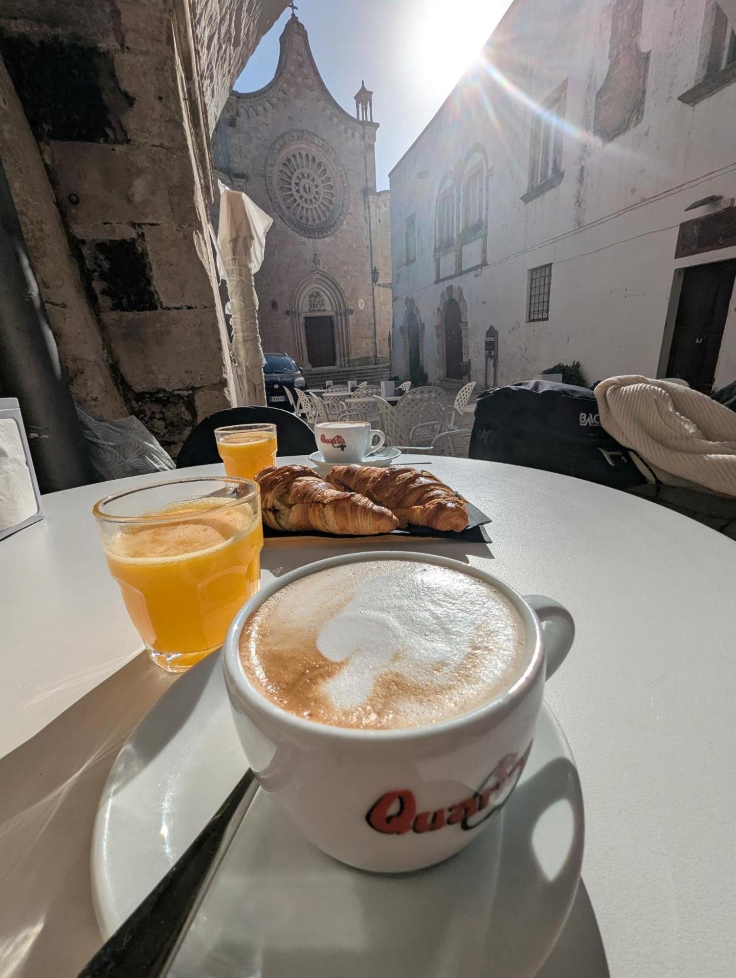 Ca Sotto L'Arco Bed & Breakfast Ostuni Bagian luar foto
